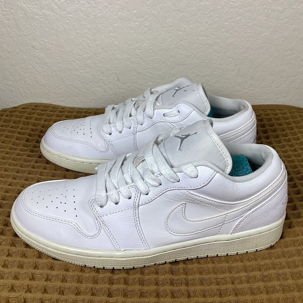 Nike Air Jordan 1 Retro Low Mens Sz 8.5 Triple White Silver Sneakers 553558-105